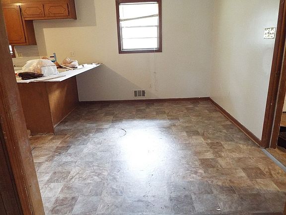3rd image of 1492 Sunnybrook Dr