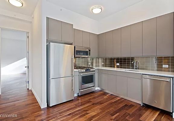 3rd image of 507 Chelsea St Penthouse 1