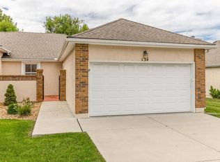 134 SW Hillcrest Ln, Lees Summit, MO 64063