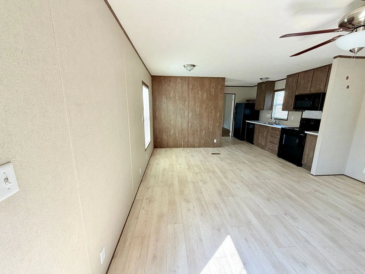 2 bed, 896 sqft, $1,238 — Photo 4