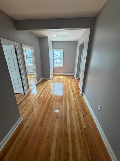 2 bed, 800 sqft, $2,800 — Photo 3