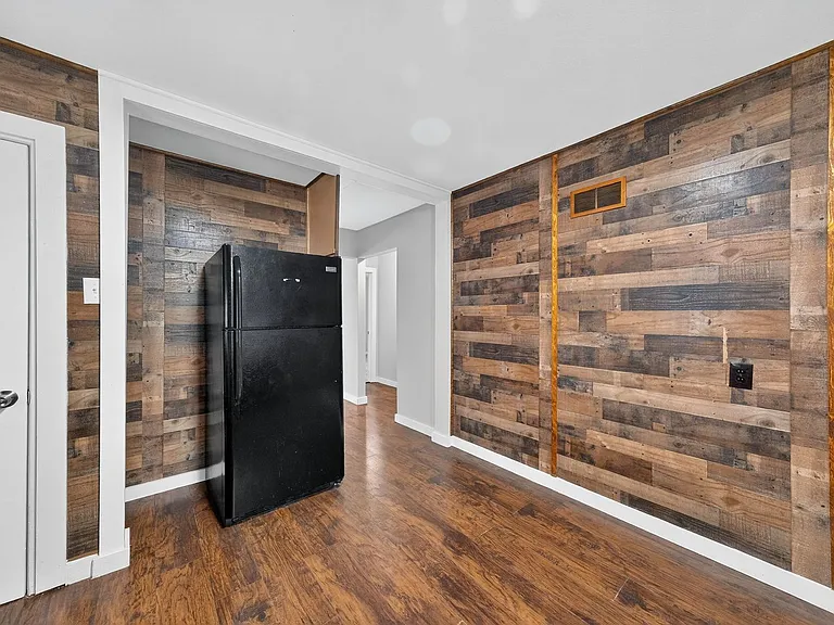 5638 Helen Ave — Photo 10