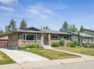 7611 S Fleetwood Dr SE, Calgary, AB T2H0X2