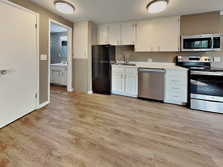 102 Summit Ave N #8 — Photo 15