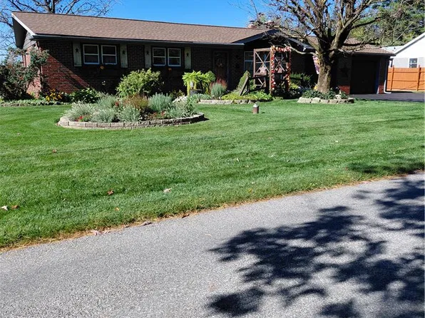 3232 Highland Rd, Orefield, PA 18069