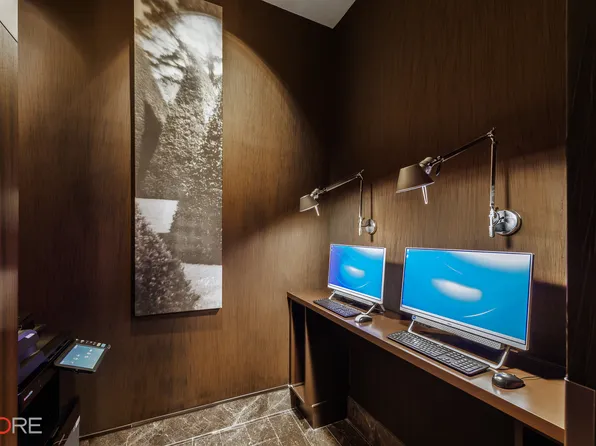 88 Greenwich Street 923 image 18 of 19