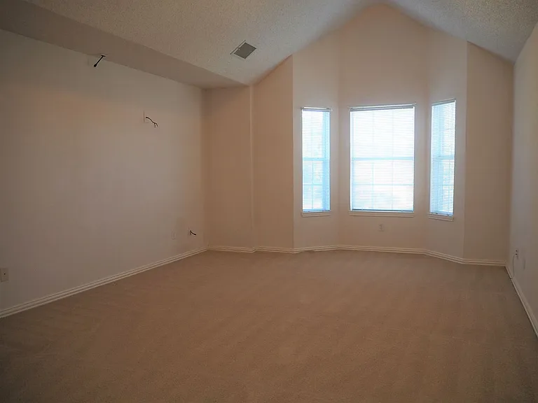 2105 Friar Ct — Photo 19