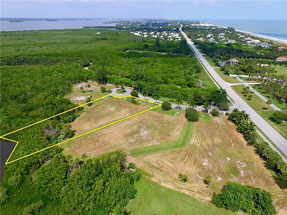 3rd image of 2355 Pelican Bay Ln