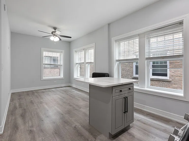 6035-6045 N Winthrop Ave #1055-1067 — Photo 1