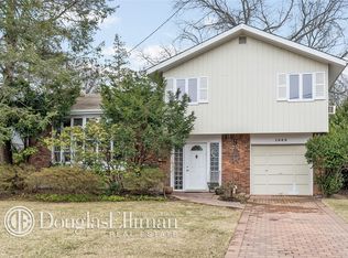 1908 Helen Ct, Merrick, NY 11566