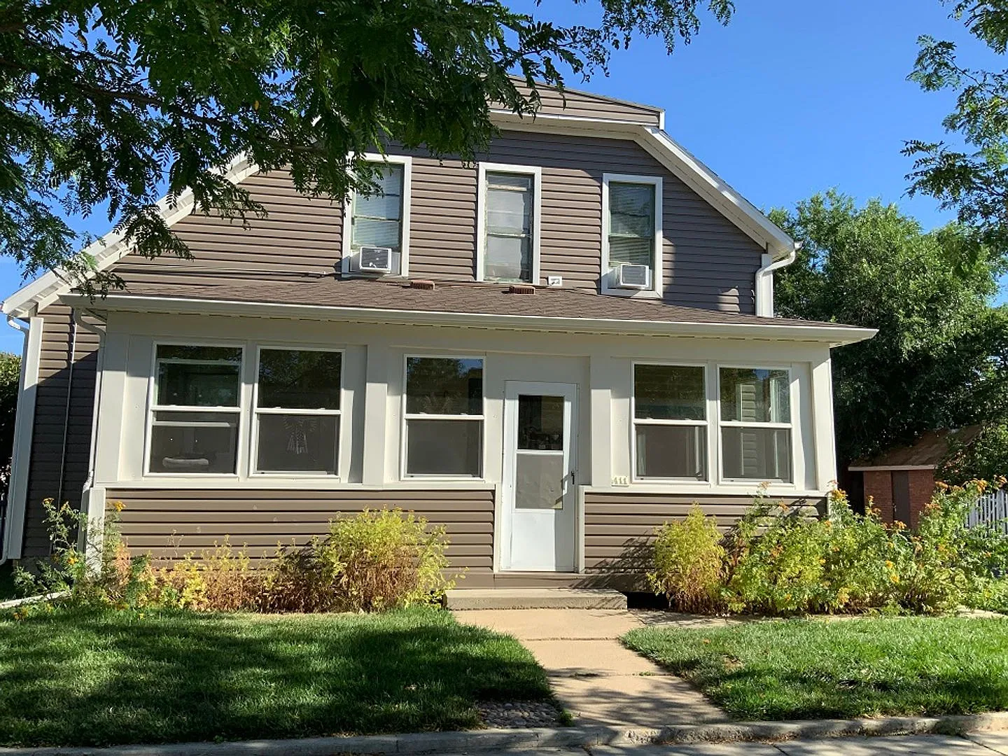 411 Smith — Photo 1