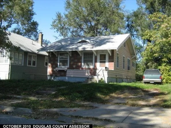 2572 Pinkney St, Omaha, NE 68111