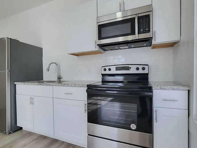 121 W Moore St #101 — Photo 30