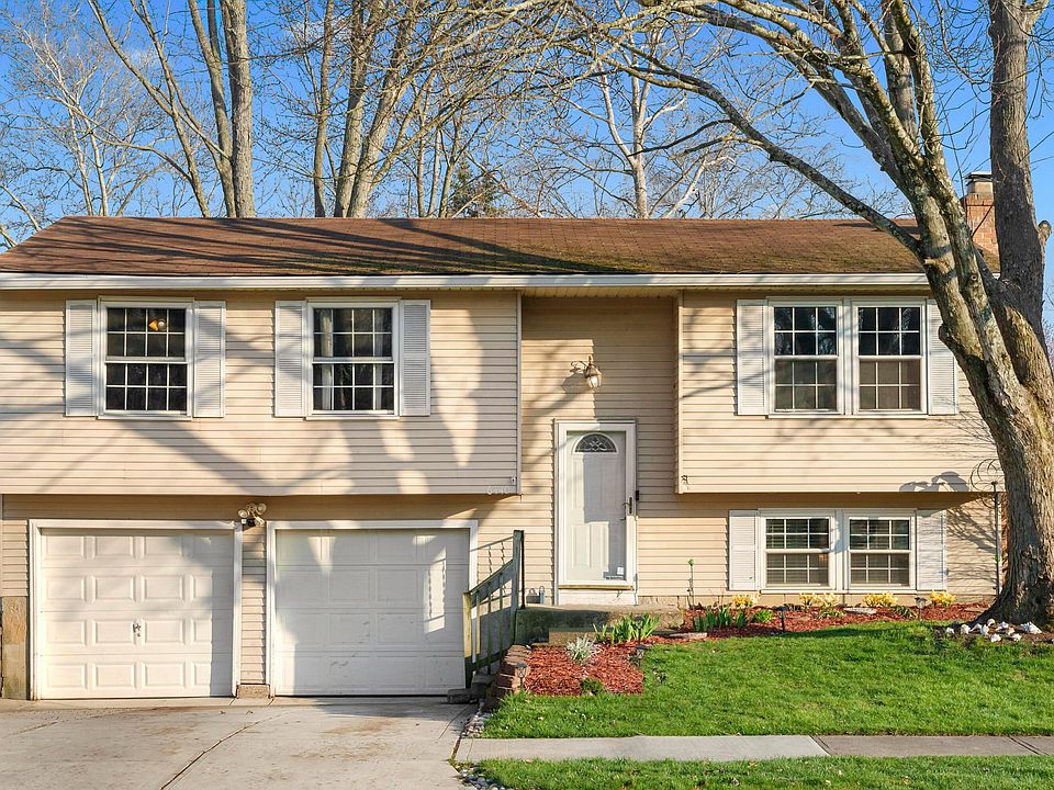 1st image of 6440 Goldfinch Dr