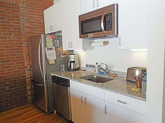 4th image of 120 Water St #1204007