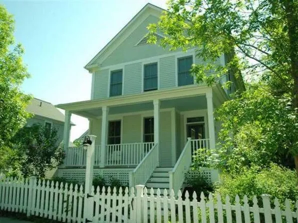 71 Palisades St, Stowe, VT 05672