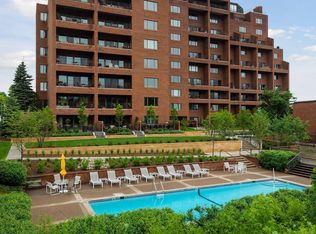 100 2nd St SE APT 802, Minneapolis, MN 55414