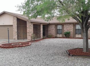 498 Sandstone Dr NE, Rio Rancho, NM 87124