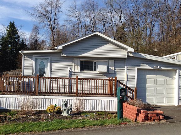 3rd image of 6 Hilltop Dr