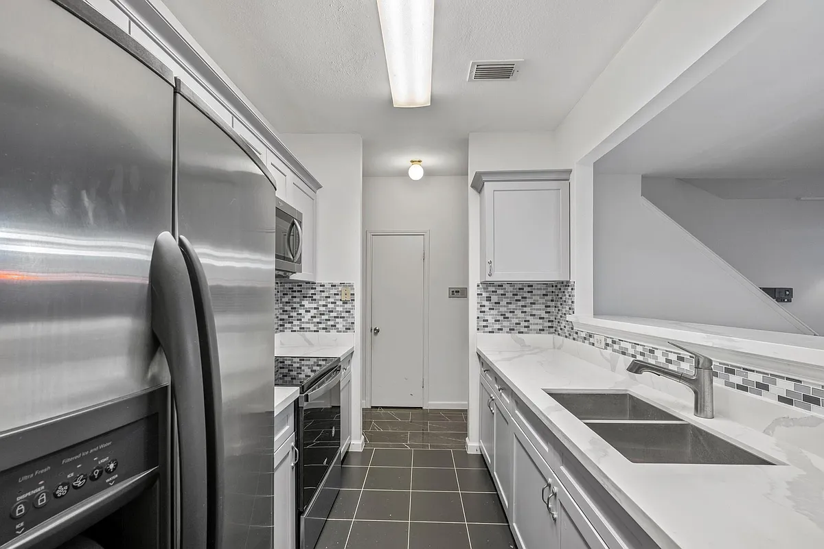 Building Photo - 3124 Holly Hall St #3124