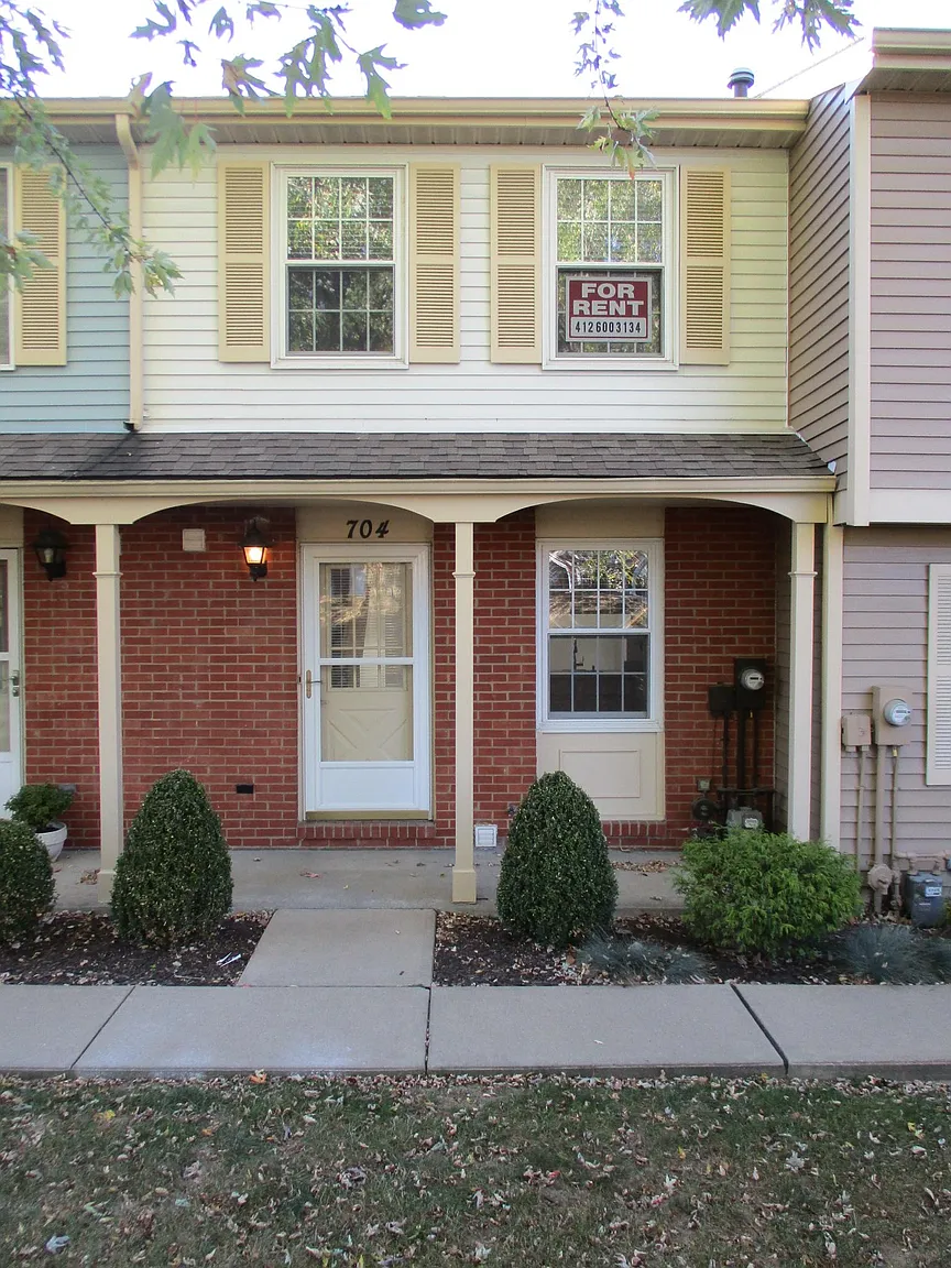 704 Bonnie Brae Dr photo 1