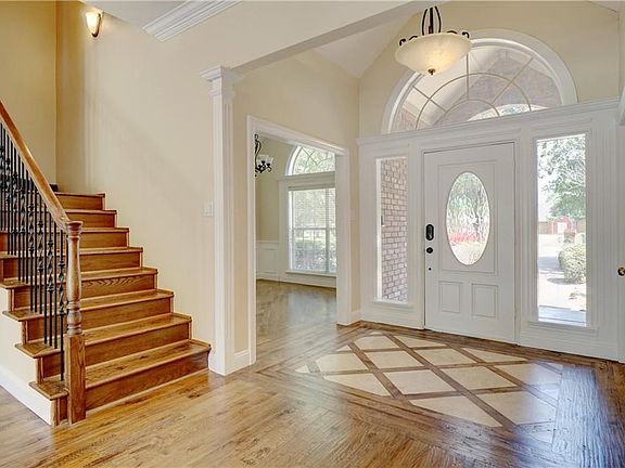 4th image of 1001 Raven Bend Ct