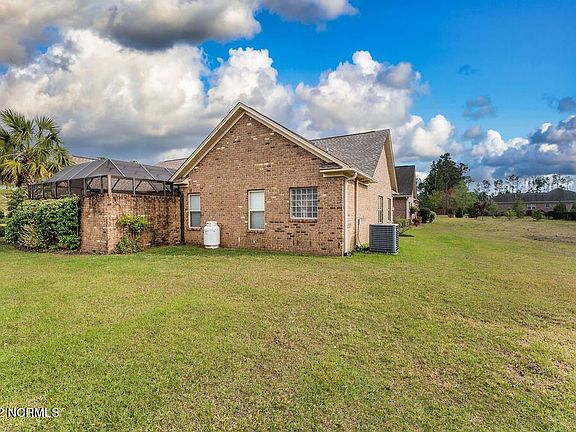 3rd image of 920 Spicebush Dr