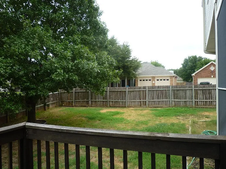 414 Darkwoods Dr — Photo 17