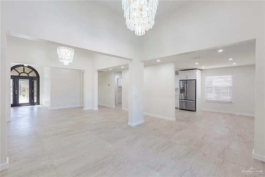 4 bed, 3.0 bath, 2296 sqft, $2,650 — Photo 2