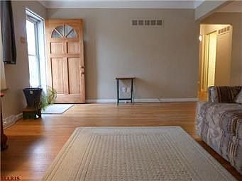 5th image of 2060 Saint Louis St