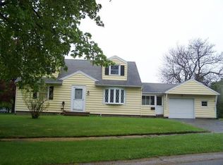 34 Little Creek Dr, Rochester, NY 14616
