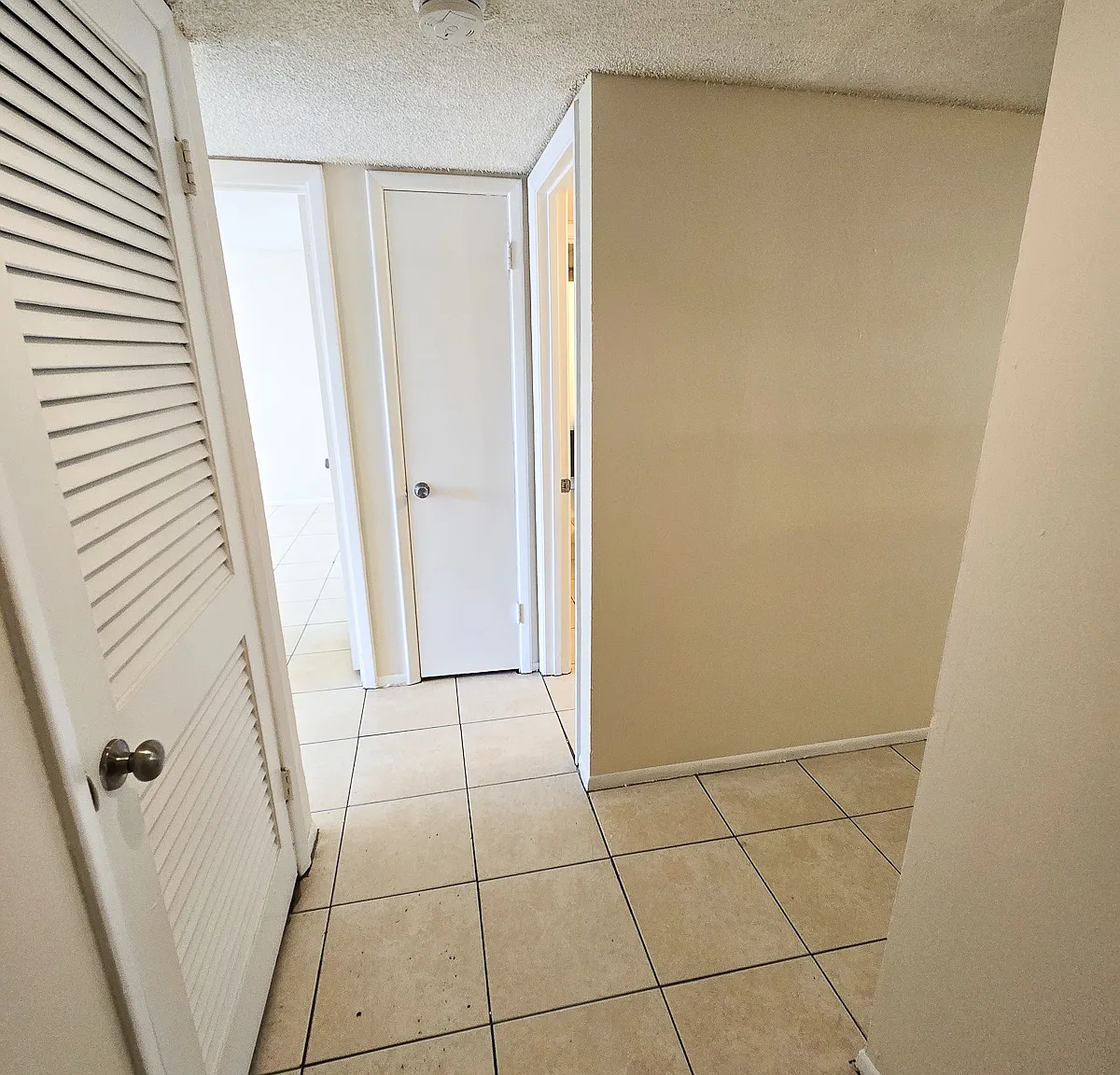 2 bed, 1.5 bath, 970 sqft, $1,475 — Photo 3