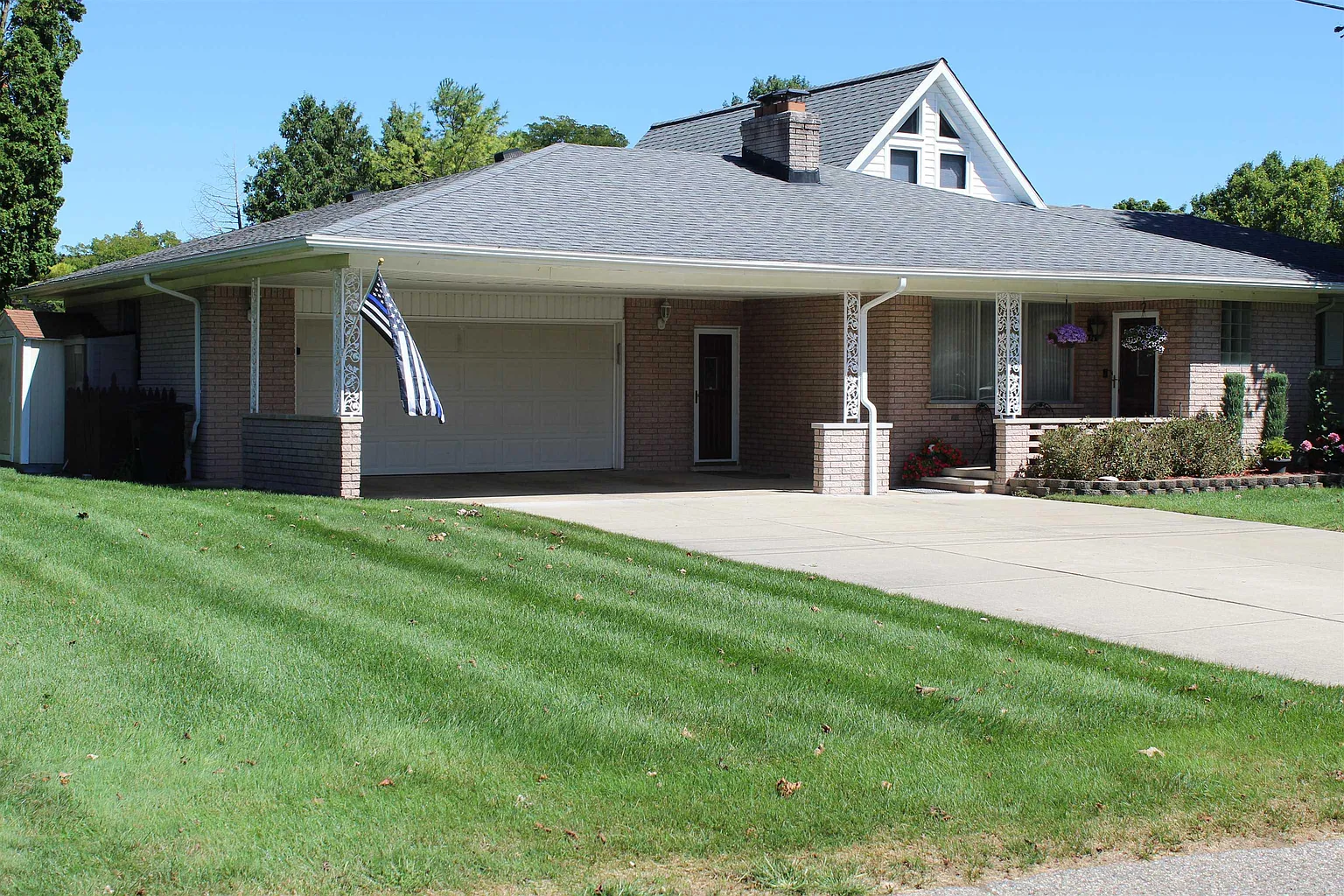 4875 Lorin Dr photo 1