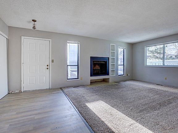 5th image of 1110 S Monaco Pkwy APT 2