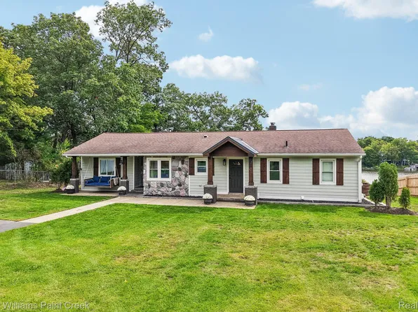 4890 Clinton Dr, Clarkston, MI 48346