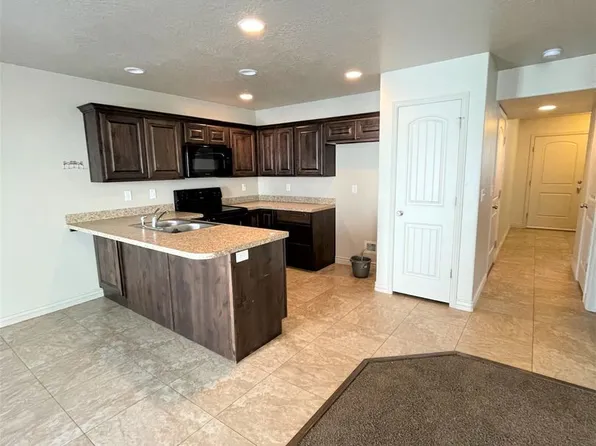 2381 S Knights Way, West Haven, UT 84401