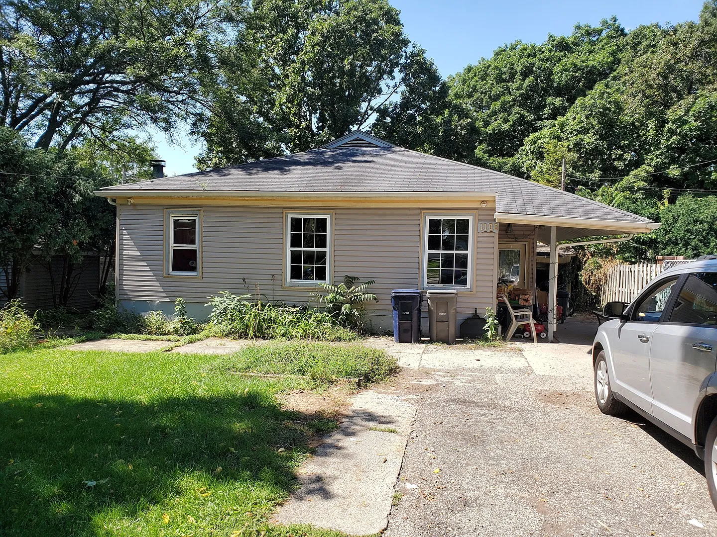 1106 Morton Ave photo 1