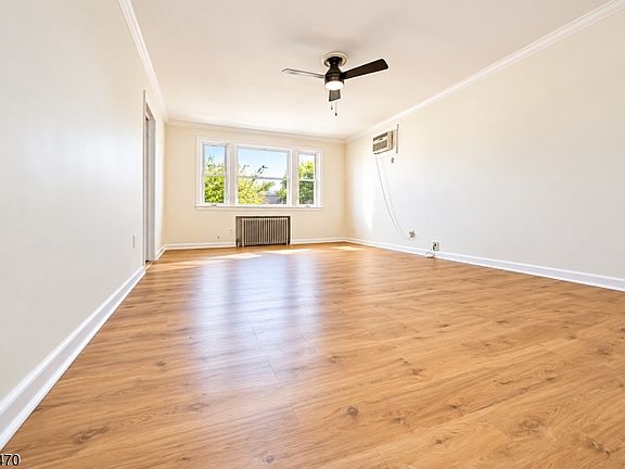 2nd image of 31 Blakely Pl