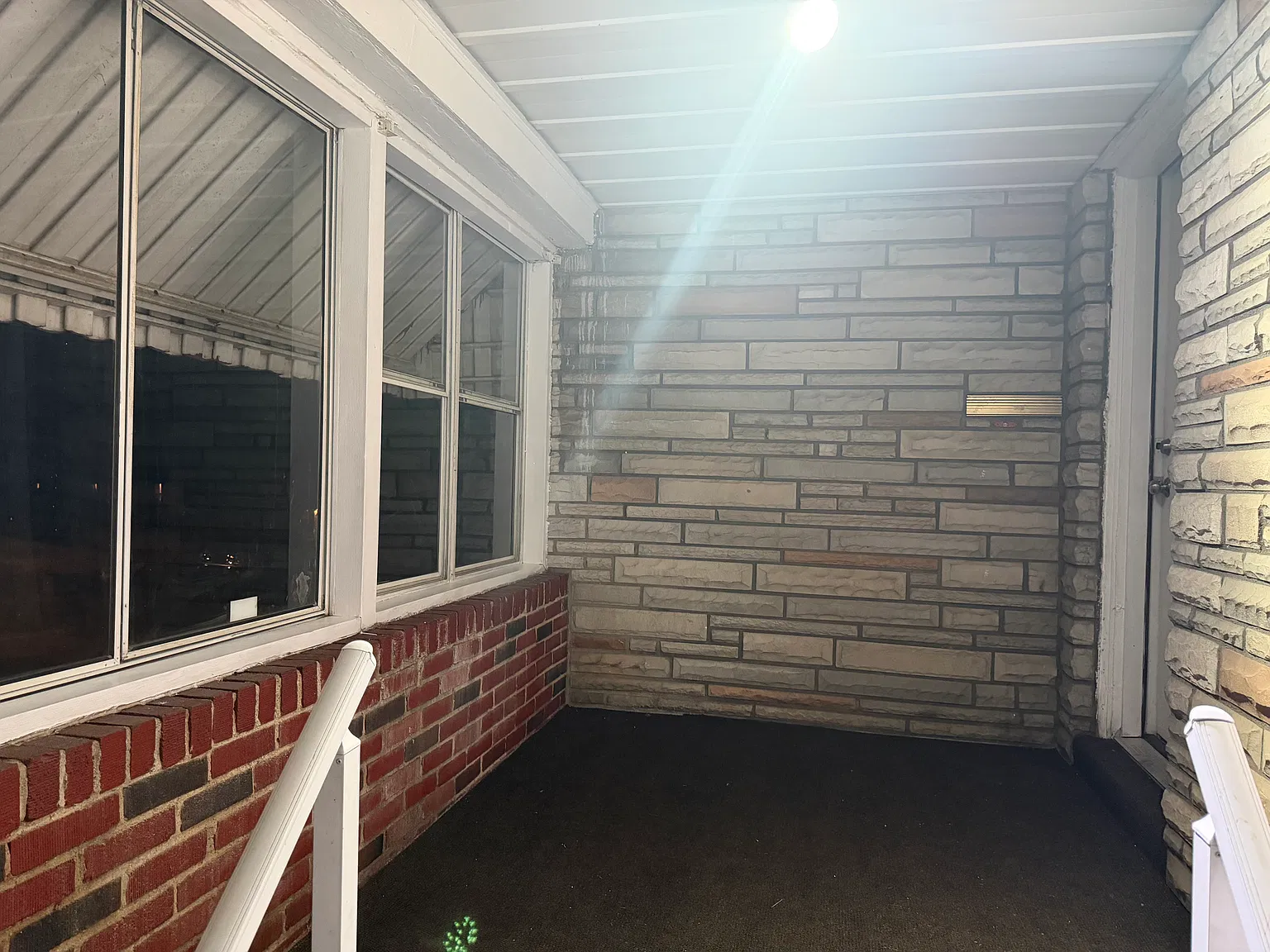 2 bed, 1024 sqft, $950 — Photo 2