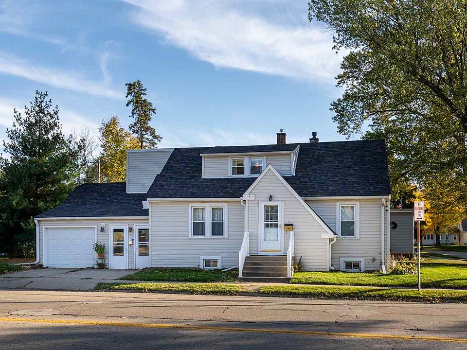 1st image of 1426-1426 1/2 Henry Ave
