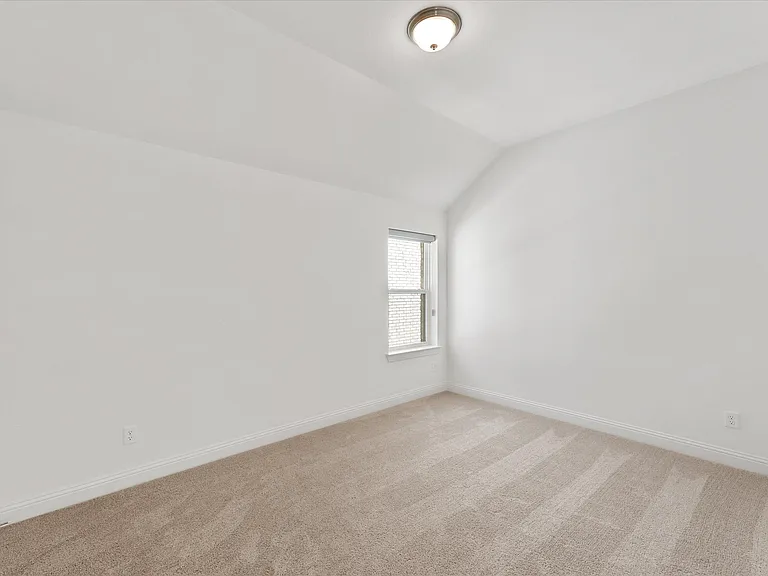 1549 Pirene Aly #1549 — Photo 25