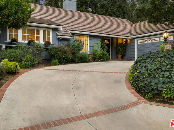 3920 Stone Canyon Ave, Sherman Oaks, CA 91403