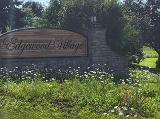 Hemlock Ct #15, Oshkosh, WI 54904