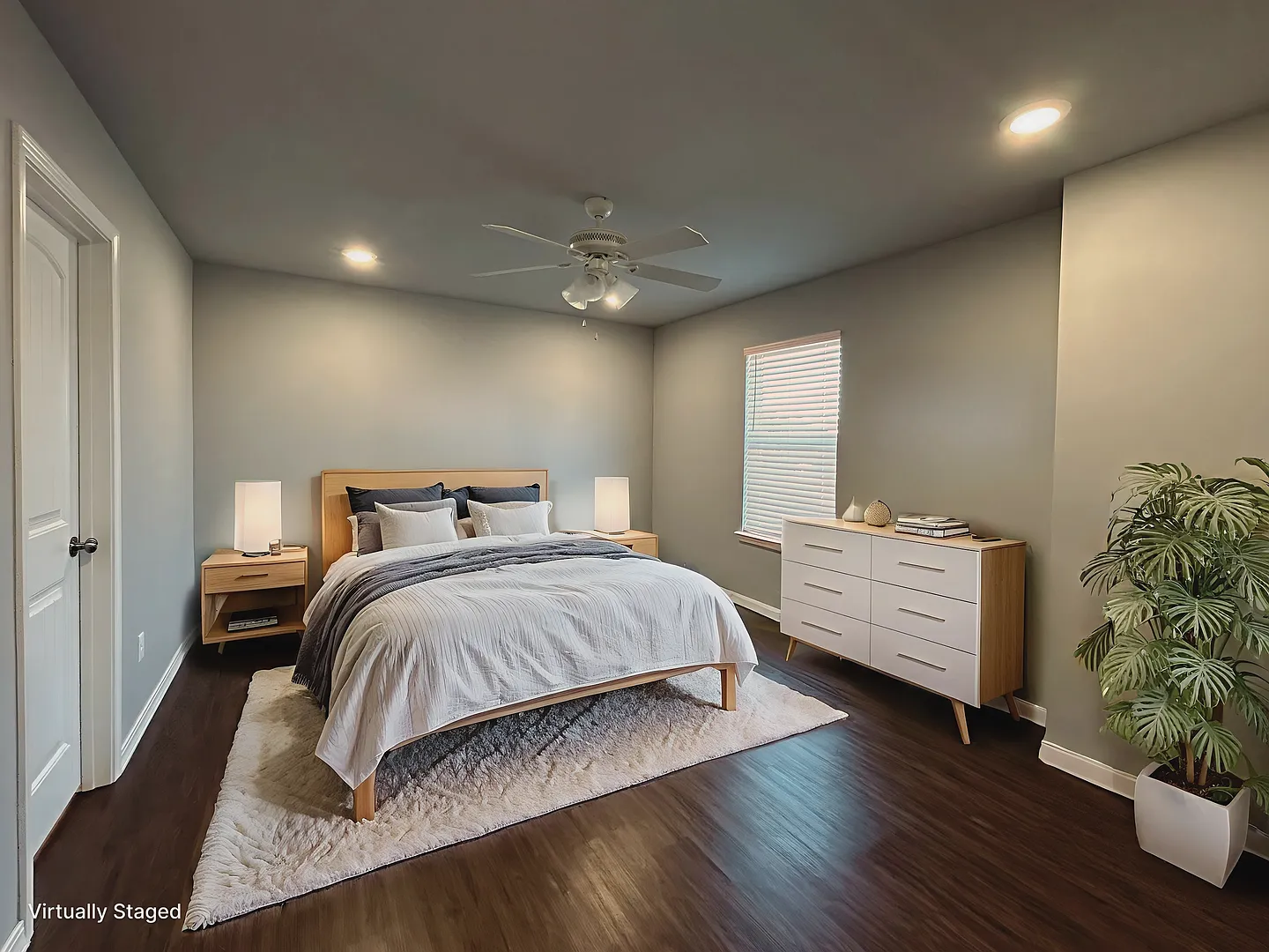 Townhouse with Garage - Minutes from Downtown Rogers — Photo 3