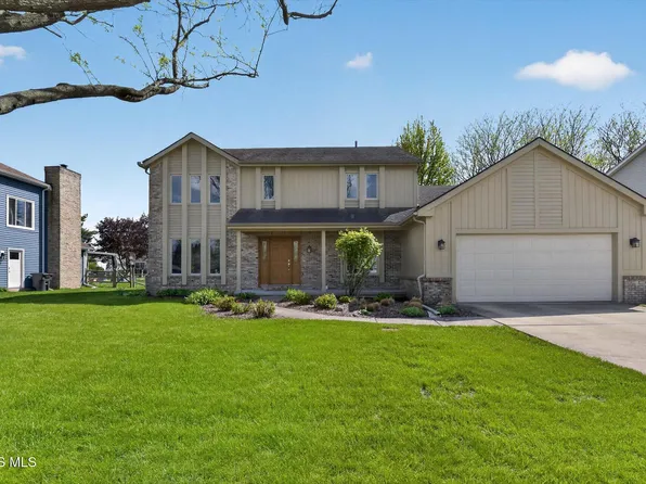 1284 Woodstream Rd, Perrysburg, OH 43551