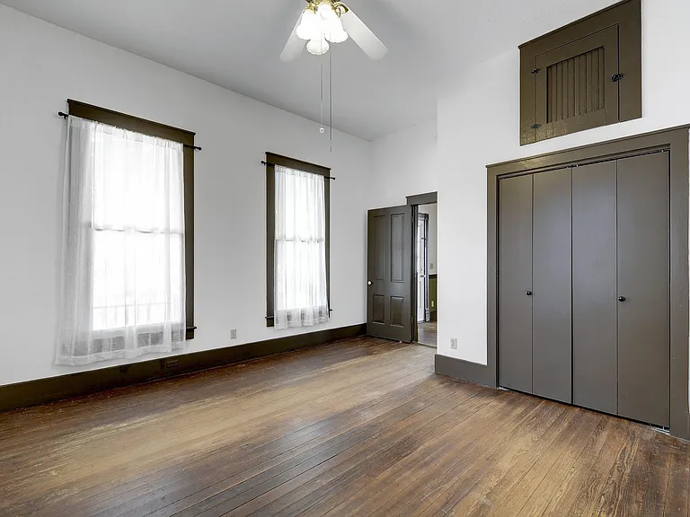 304 Olive St — Photo 15