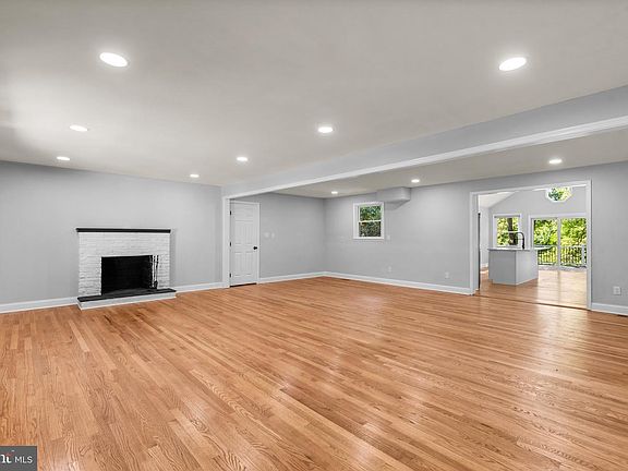 5th image of 14906 Dunstan Ln