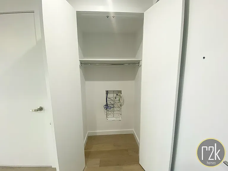 28-16 21st St #403A — Photo 19