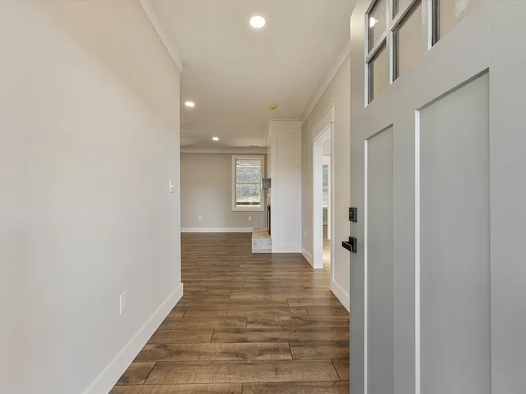 378 Signet Ln — Photo 2