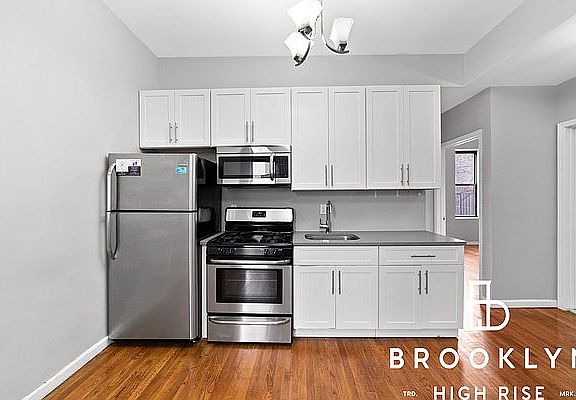 4th image of 296 Cooper St #2B